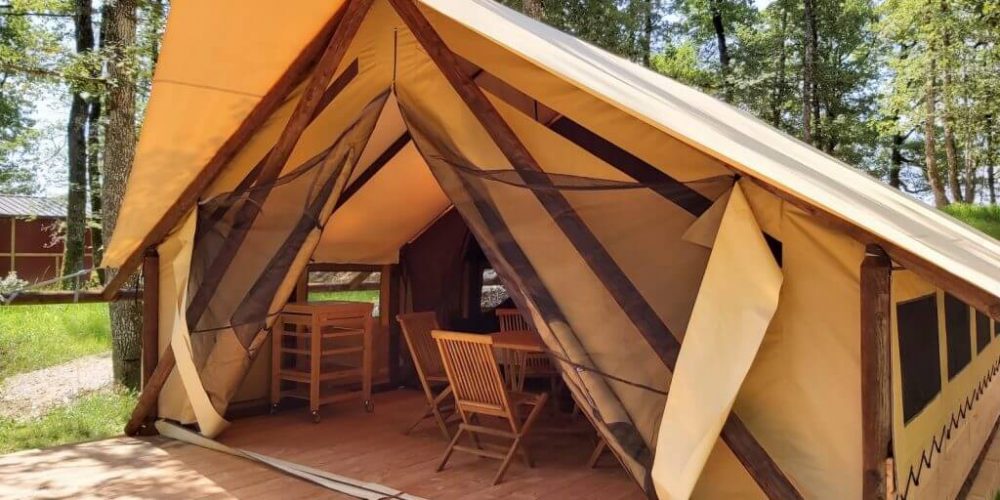 Tente Lodge dans forêt