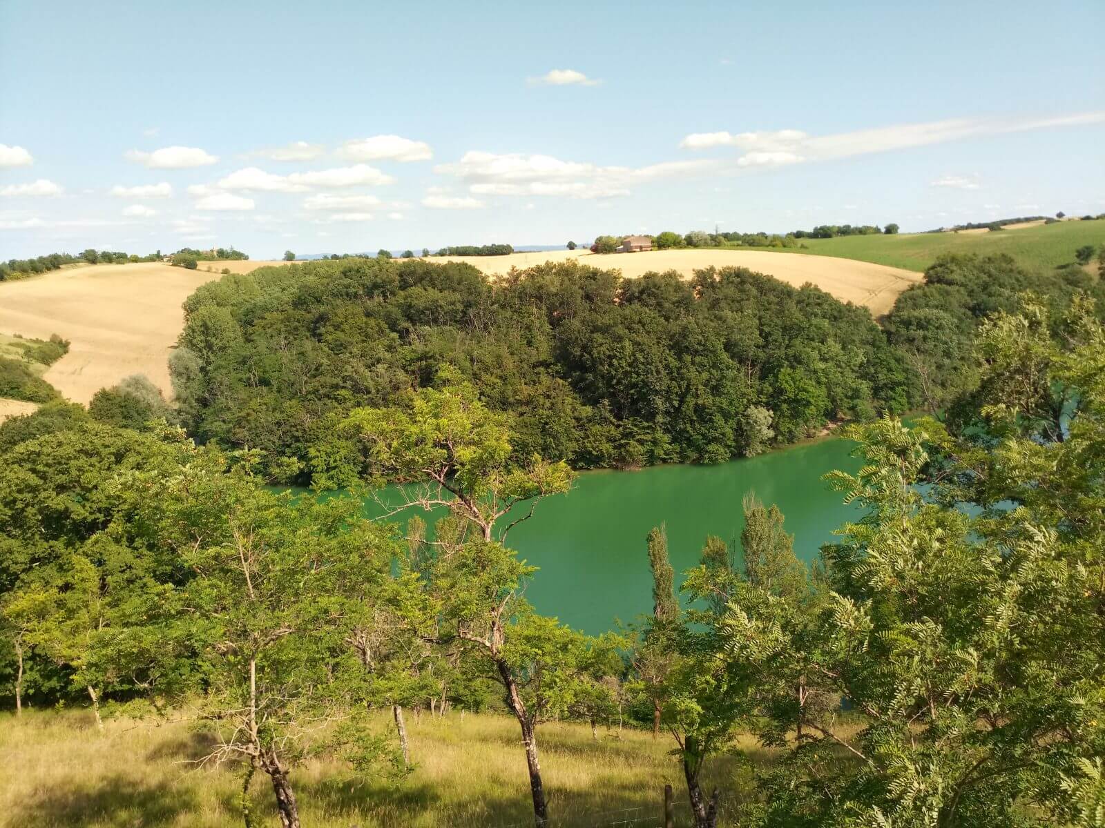 lac de geignes depuis la terasse de la cabane